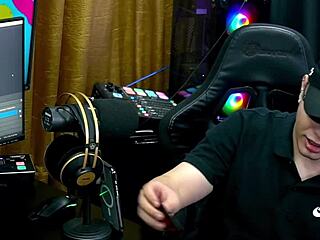 bianca demarchi shows her body silhouette biting ruan's ear and neck 😏