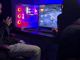 Esposa debe competir contra marvel spider-man 2 subtítulos en español! Damn, that femdom handjob game with Latina milf in homemade bedroom competition.