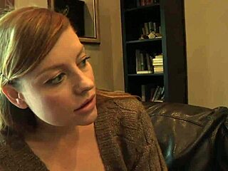 REDHEAD LESBIAN BIMBO LOVES PINK TACO EATEN OUT