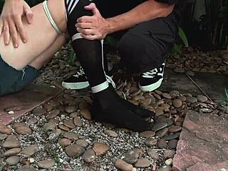 Beauty From The Park Gets Tangled Up In Outdoor Bondage