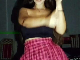 Morena with big natural tits is so sensual you'll cum from the pleasure 😍