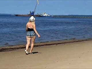 Hey, check out these big butts squeezed into tight jeans shorts?