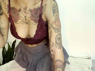 Hey, can you handle this free sloppy deepthroat with tears all the way inside?