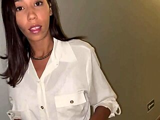 Primeiro Dia De Trabalho Da Secretaria Ela Ja Foi Pega Na Putaria E Ate O Chefe Fodeu A Safada!