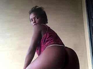 Crazy bitch twerks her sexy big ass outdoors in wild display