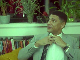 Obama ravages Monroe in Presidents Day parody