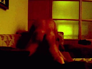 I make her moan loud in the bedroom and on the sofa with my curvy latina babe - hot clip 😈