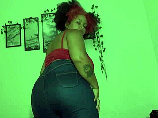 I love this bbw farting beauty in blue jeans with her big ass.