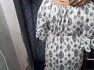 Desi aunty enjoys sexy fun. 😘