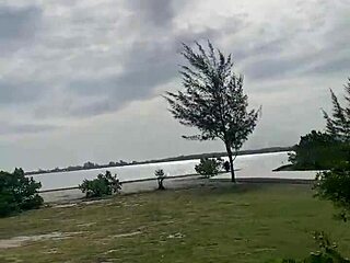 spotted a blonde on the beach and asked for a quick favor