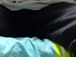 llegué muy cansada del trabajo y me dan ganas de masturbarme hasta hacerme venir a chorros in amateur latina play 😩💦