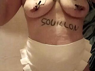 2025 03 11 esclave f la bonniche en petit tablier