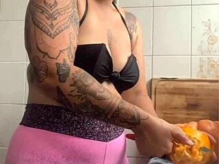 Estou Fazendo Janta Pro Amigo Do Meu Marido