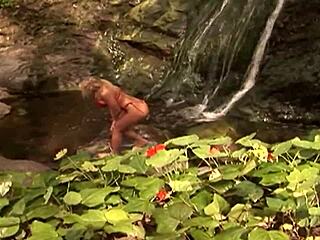 blonde milf nikki hunter takin that big black cock outdoor, oh yeah its huge