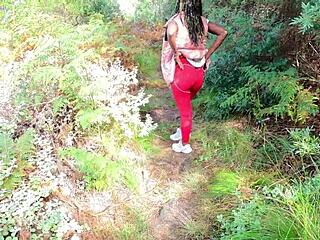 I lick cum off sugardaddies cock on secret beach 😋