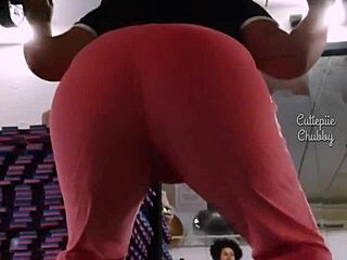 Bbw ebony gym squats big ass