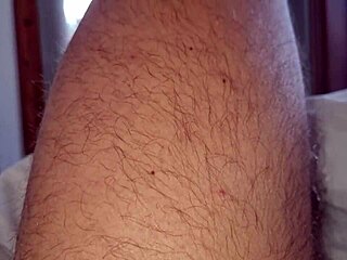 amatoriale sborrata mattutina mi sono svegliato arrapato e mi sono segato ho svuotato le mie grosse palle