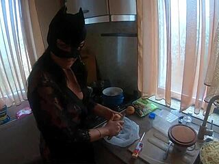 Oh Wow! Curvy Milfycalla Mixes Cooking With Intense Ass Shaking And Sloppy Swallows