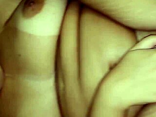 Amateur couple enjoys naughty anal fucking session