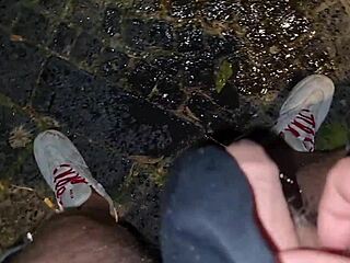 asmr priv� - compilation di pisciate di un grosso cazzo italiano in pubblico e in casa ti piscio in bocca troia - docce dorate - guarda come piscio per te e godi