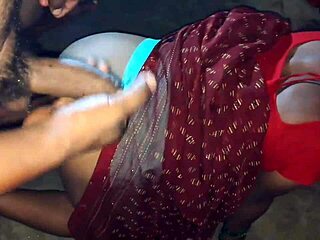 Hindi Madem Ki Chudai Outdoor Me