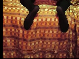 Why does this hot flaquita move so richly on top?