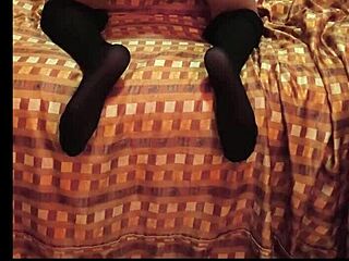 Why does this hot flaquita move so richly on top?