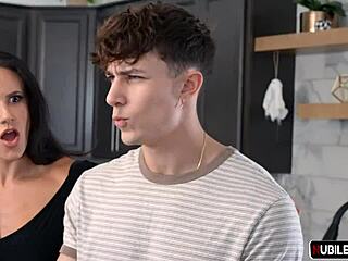 Ladies Swap Halloween Boxes in Fun Reality Event