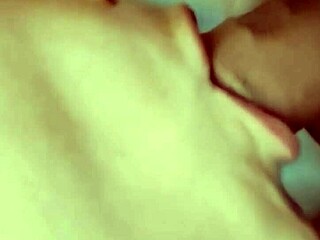 Amateur homemade deep throat action that's totally mind-blowing!