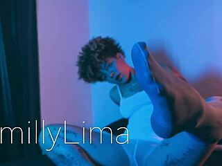 Emilly Shows Off Her Hot And Pretty Feet