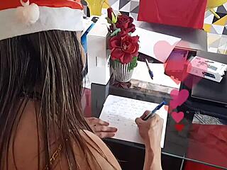 Esperando Peru de Natal delivery with sexy Brazilian flashing big clit solo!