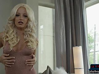 Blonde Teen Ria Rose Teases With Petite Striptease In Stockings During Las Vegas Date