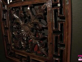 Hey kimmy, can you handle sucking that long cock from the glory hole deep in your mouth?