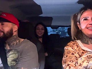 motorista pega novinha de 18 anos no carro e chupa seus peitos pequenos ate ela gozar no banco