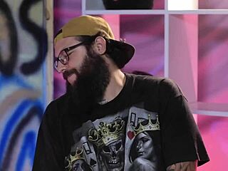 Rafinha Bastos, Caue Moura, and PC Siqueira review amateur porn videos from Bluezao on Xvideos in a fun session