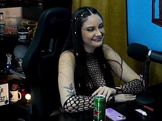 Victoria Camargo Arrives In Sensual Outfit