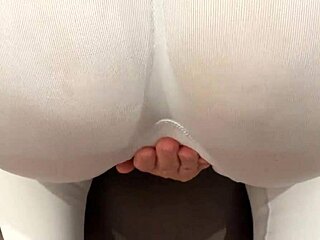 Wow, check out this perfect round ass flaunting that puffy camel toe!