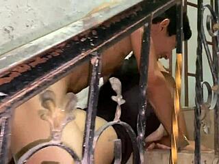 Me follo al novio de mi amiga cuando estoy sola en casa – Colombian teen gets oral and doggystyle action!