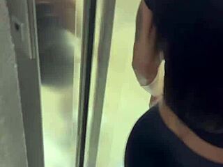 Dei Pro Boy No Elevador Do Predio Amador