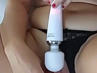 Mon Vibro Pour Mon Clito Et Un Lush Pour Ma Chatte