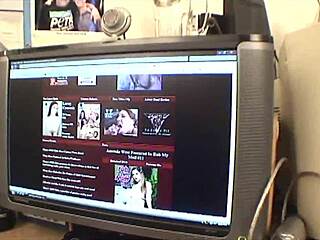 hey misty haze gives that classic footjob action 😏👣 cumshot included