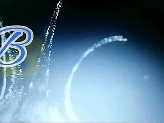 Hey, check this out - my mom went to the market, so I jumped the wall and hooked up in the backyard!