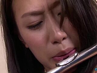 this bitch keeps heels on shoving flute deep in cunt 😈👠🎶