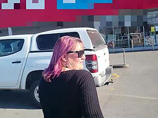 hey kiwi slut, let's fuck dirty in this department store changing room