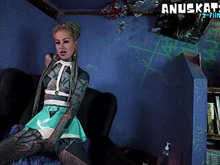 inked goth teen fists her ass with toys leading to squirting prolapse and gaping in solo session