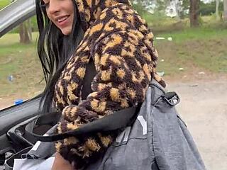 beautiful latina big ass stranger car hookup