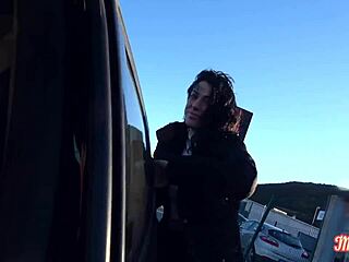 Sabrine Somptueuse Brune Craves Hard Anal Sex