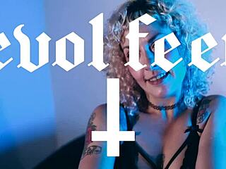 gorgeous marilou worships feet masturbates with queen