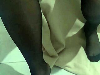 Mature Arab MILF's Pantyhose Fetish in Kitchen Seduction