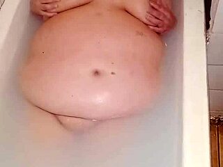 i love playing with my naked wet pussy in the tub